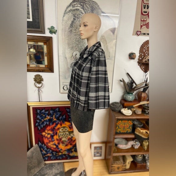 Wide Line Plaid Woolen Cardigan with Cute Big Buttons - Picture 3 of 12